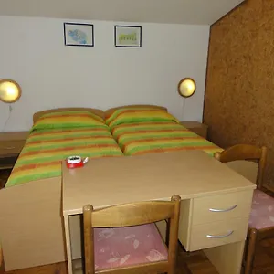 Apartment Nice And Cozy Ferry In, Medulin